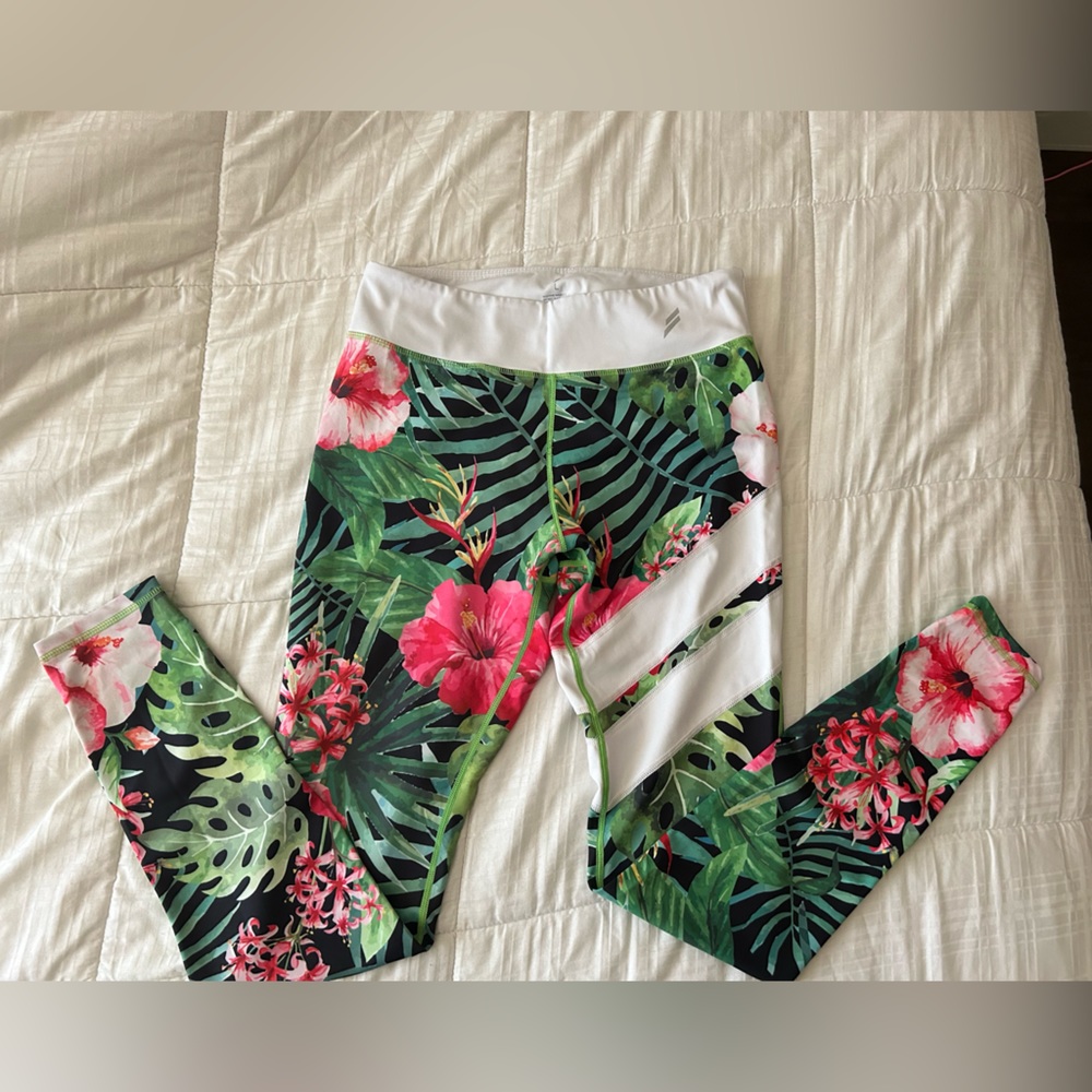 Do you even Hawaiian flower leggings